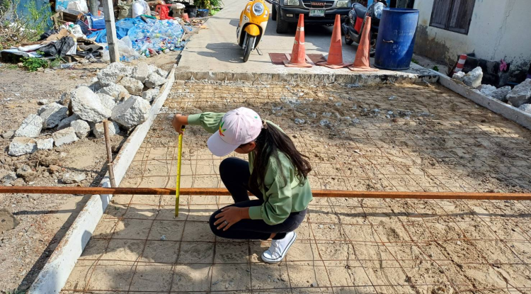 วันที่ 29 พฤศจิกายน 2566 นายชัยรัตน์ กิตติหิรัญวัฒน์ นายกเทศมนตรีตำบลตลาดแค มอบหมายให้เจ้าหน้าที่เทศบาลตำบลตลาดแค  ลงพื้นที่ดำเนินการคุมงานก่อสร้างโครงการการปรับปรุงถนน และก่อสร้างระบบระบายน้ำถนนเทศบาลซอย 9/3 (บ้านนางแก้ว แอบกลาง ถึงบ้านนางสำเรียง แซ่เอี๊ยบ) ชุมชนโนนพิมาน หมูที่ 12 อำเภอโนนสูง จังหวัดนครราชสีมา