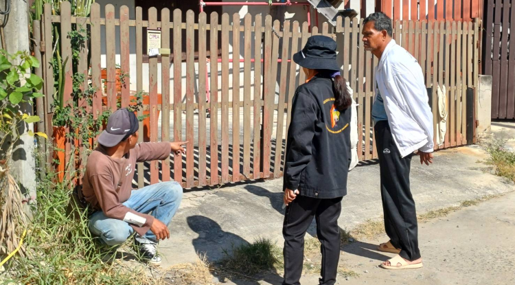 วันที่  22 ธันวาคม 2566 นายชัยรัตน์ กิตติหิรัญวัฒน์ นายกเทศบาลตำบลตลาดแค มอบหมายให้เจ้าหน้าที่เทศบาลตำบลตลาดแค ดำเนินการสำรวจวางท่อประปาถนนเทศบาลซอย 14 บ้านนางพราม การบุญ ชุมชนสำโรงตะวันออก หมู่ที่ 1 ตำบลธารปราสาท อำเภอโนนสูง จังหวัดนครราชสีมา