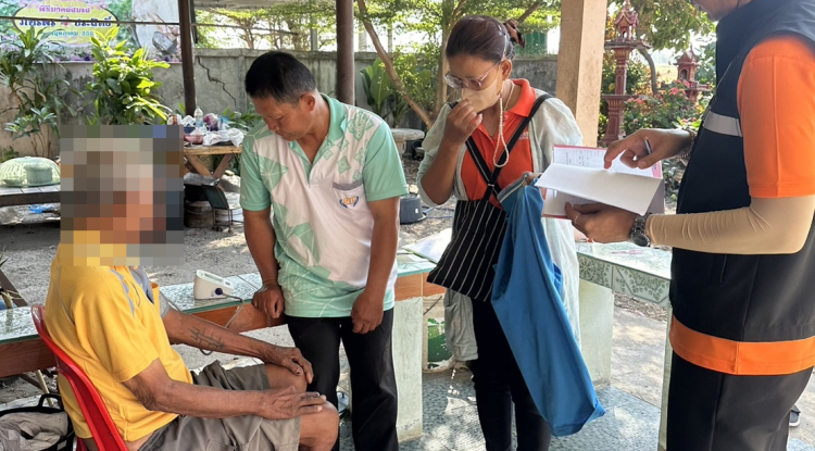 วันที่ 11 มกราคม 2567 นายชัยรัตน์ กิตติหิรัญวัฒน์ นายกเทศมนตรีตำบลตลาดแค มอบหมายให้เจ้าหน้าที่เทศบาลตำบลตลาดแค  ร่วมกับผู้ช่วยเหลือดูแลผู้มีภาวะพึ่งพิงลงพื้นที่ให้บริการด้านสาธารณสุขตามโครงการการจัดระบบการดูแลระยะยาวด้านสาธารณสุขสำหรับผู้สูงอายุที่มีภาวะพึ่งพิงและบุคคลอื่นที่มีภาวะพึ่งพิง (Long Term Care) ตามชุดสิทธิประโยชน์ สปสช. บ้านตะขบ หมู่ 4  อำเภอโนนสูง จังหวัดนครราชสีมา