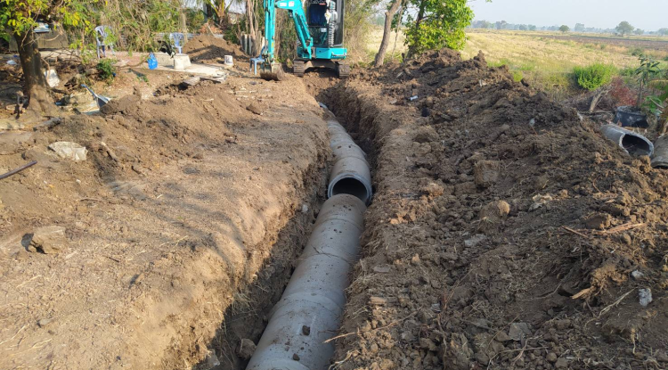 วันที่  8 กุมภาพันธ์ 2567 นายชัยรัตน์ กิตติหิรัญวัฒน์ นายกเทศบาลตำบลตลาดแค มอบหมายให้เจ้าหน้าที่เทศบาลตำบลตลาดแค ดำเนินการควบคุมงานโครงการก่อสร้างถนนหินคลุกและท่อระบายน้ำ คสล. ถนนเทศบาลซอย 7/4 (ถนนเทศบาลซอย 7 ถึงถนนเทศบาลซอย 17)) ชุมชนตลาดตะวันออกฝั่งเหนือ หมู่ที่ 15 ตำบลธารปราสาท อำเภอโนนสูง จังหวัดนครราชสีมา