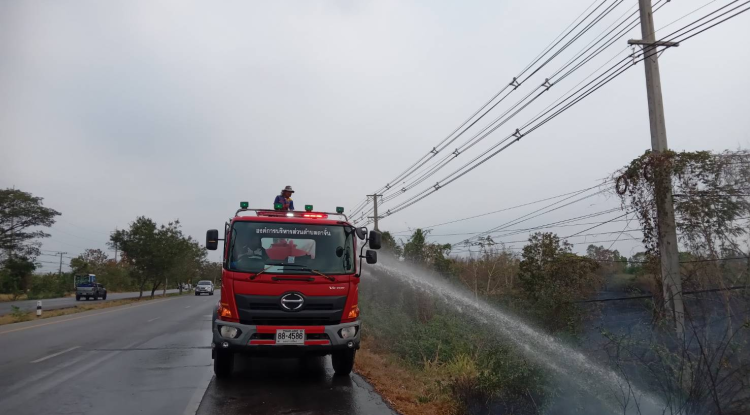 วันที่ 10 กุมภาพันธ์  2567   เวลา 09.15 น. เทศบาลตำบลตลาดแค ได้รับการแจ้งประสานงานแจ้งเหตุไฟไหม้หญ้า บริเวณริมถนนมิตรภาพ (ขาเข้า) จ.นครราชสีมา พื้นที่ อบต.ตาจั่น นายชัยรัตน์ กิตติหิรัญวัฒน์  นายกเทศมนตรีตำบลตลาดแค ได้สั่งการให้เจ้าหน้าที่งานป้องกันและบรรเทาสาธารณภัย จำนวน 3 นาย นำรถน้ำออกระงับเหตุเพลิงไหม้ที่เกิดเหตุดังกล่าว   สามารถควบคุมเพลิงไว้ได้ภารกิจสำเร็จเรียบร้อยได้ในเวลา 09.45 น. (ไม่ได้รับความเสียหาย)