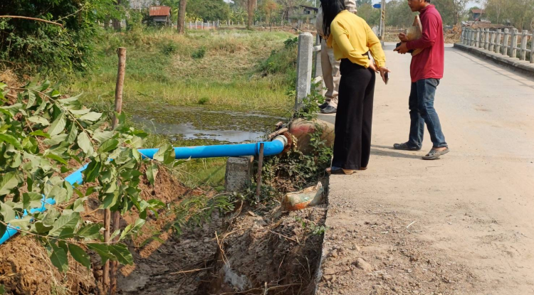 วันที่  18  มีนาคม 2567 นายชัยรัตน์ กิตติหิรัญวัฒน์ นายกเทศบาลตำบลตลาดแค มอบหมายให้คณะกรรมการตรวจรับพัสดุ  ลงพื้นที่ดำเนินการควบคุมการก่อสร้างงานโครงการวางท่อระบายน้ำ คสล. ถนนเทศบาลซอย 13  ชุมชนตะขบ หมู่ที่ 4 ตำบลธารปราสาท อำเภอโนนสูง จังหวัดนครราชสีมา