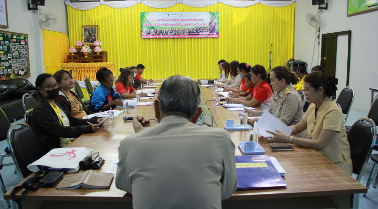 วันที่ 18 มีนาคม 2567 นายชัยรัตน์ กิตติหิรัญวัฒน์ นายกเทศมนตรีตำบลตลาดแค พร้อมด้วยนางสาวบรรจง เพ็ชรพิมาย รองนายกเทศมนตรีตำบลตลาดแค นางวรรณา นานอก รองนายกเทศมนตรีตำบลคลาดแค เจ้าหน้าที่เทศบาลตำบลตลาดแค และผู้ช่วยเหลือดูแลผู้มีภาวะพึ่งพิง ประชุมติดตามผลการดำเนินงานการจัดระบบการดูแลระยะยาวด้านสาธารณสุขสำหรับผู้สูงอายุที่มีภาวะพึ่งพิงและบุคคลอื่นที่มีภาวะพึ่งพิง (Long Term Care) ประจำปี 2567 ณ ห้องประชุมเทศบาลตำบลตลาดแค  อำเภอโนนสูง จังหวัดนครราชสีมา