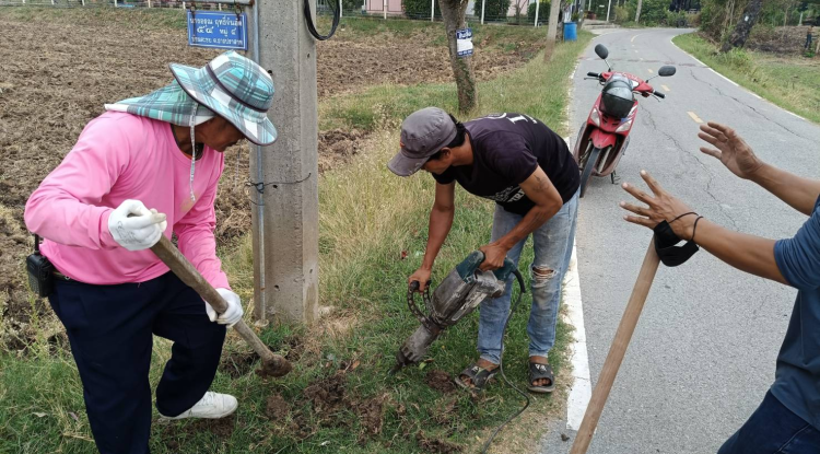 วันที่ 19 มีนาคม  2567 นายชัยรัตน์ กิตติหิรัญวัฒน์ นายกเทศมนตรีตำบลตลาดแค มอบหมายให้เจ้าหน้าที่เทศบาลตำบลตลาดแค  ดำเนินทำการซ่อมท่อน้ำประปา บริเวณชุมชนตะขบ อำเภอโนนสุง จังหวัดนครราชสีมา