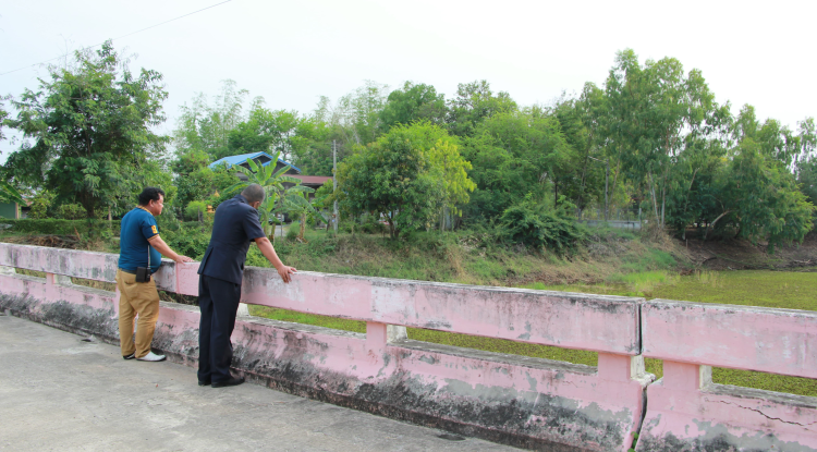 วันที่ 27 มีนาคม 2567 นายชัยรัตน์ กิตติหิรัญวัฒน์ นายกเทศมนตรีตำบลตลาดแค มอบหมายให้เจ้าหน้าที่เทศบาลตำบลตลาดแค ร่วมกับเจ้าหน้าที่หน่วยบัญชาการทหารพัฒนา ลงสำรวจพื้นที่ขุดลอกแหล่งน้ำลำปราสาท   ตำบลธารปราสาท อำเภอโนนสูง จังหวัดนครราชสีมา