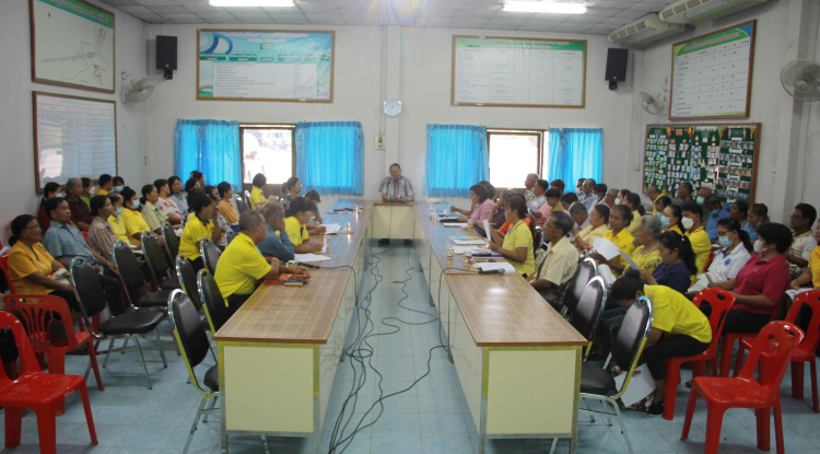 วันที่ 13 พฤษภาคม 2567 นายชัยรัตน์ กิตติหิรัญวัฒน์ นายกเทศมนตรีตำบลตลาดแค พร้อมด้วยคณะผู้บริหาร สมาชิกสภาเทศบาลตำบลตลาดแค ร่วมประชุมคณะกรรมการชุมชน  ครั้งที่ 5 ประจำปีงบประมาณ 2567 ณ ห้องประชุมเทศบาลตำบลตลาดแค ตำบลธารปราสาท อำเภอโนนสูง จังหวัดนครราชสีมา