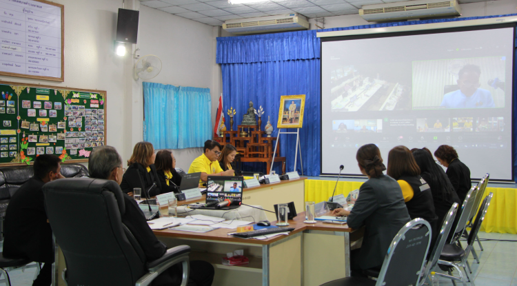 วันที่ 8 สิงหาคม 2567 นายชัยรัตน์ กิตติหิรัญวัฒน์ นายกเทศมนตรีตำบลตลาดแค พร้อมด้วยนางสาวบรรจง เพ็ชรพิมาย รองนายกเทศมนตรีตำบลตลาดแค นางวรรณา นานอก รองนายกเทศมนตรีตำบลตลาดแค และเจ้าหน้าที่เทศบาลตำบลตลาดแค  เข้าร่วมประชุมชี้แจงการพิจารณางบประมาณ จากคณะอนุกรรมาธิการท้องถิ่น พิจารณาร่างพระราชบัญญัติงบประมาณรายจ่าย ประจำปีงบประมาณ พ.ศ.2568 ผ่านระบบ Video Conference  ณ ห้องประชุมเทศบาลตำบลตลาดแค อำเภอโนนสูง จังหวัดนครราชสีมา