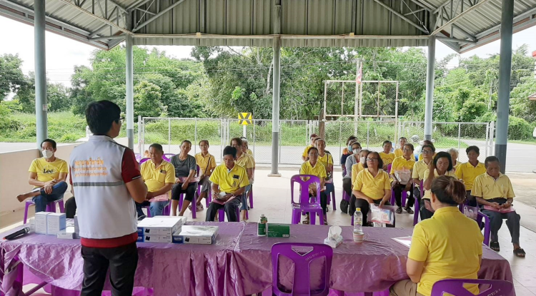 วันที่ 8 กันยายน 2567 นายชัยรัตน์ กิตติหิรัญวัฒน์ นายกเทศมนตรีตำบลตลาดแค มอบหมายให้นางวรรณา นานอก รองนายกเทศมนตรีตำบลตลาดแค พร้อมด้วยเจ้าหน้าที่เทศบาลตำบลตลาดแค ร่วมโครงการอบรมหมอหมู่บ้านในพระราชประสงค์ ตามแนวทางโครงการพระราชดำริด้านสาธารณสุข ณ ชุมชนตะขบ  อำเภอโนนสูง จังหวัดนครราชสีมา