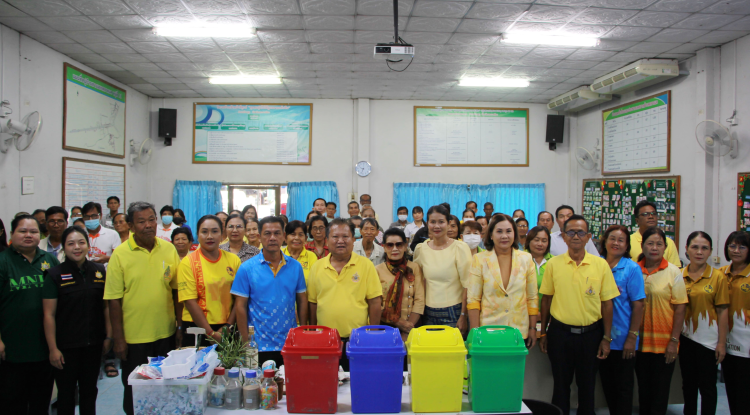 วันที่ 13 กันยายน 2567 นายชัยรัตน์ กิตติหิรัญวัฒน์ นายกเทศมนตรีตำบลตลาดแค มอบหมายให้นางวรรณา นานอก รองนายกเทศมนตรีตำบลตลาดแค เป็นประธานเปิดโครงการคัดแยกขยะและกำจัดขยะในครัวเรือน ประจำปีงบประมาณ 2567 ณ ห้องประชุมเทศบาลตำบลตลาดแค อำเภอโนนสูง จังหวัดนครราชสีมา