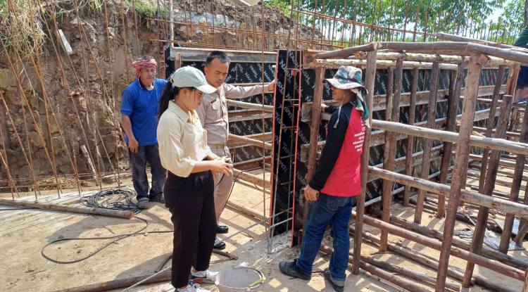 วันที่ 17 กันยายน 2567 นายชัยรัตน์ กิตติหิรัญวัฒน์ นายกเทศบาลตำบลตลาดแค มอบหมายให้เจ้าหน้าที่เทศบาลตำบลตลาดแค ลงพื้นที่ดำเนินการควบคุมงานก่อสร้างปรับปรุงซ่อมแซมถนนคอนกรีตเสริมเหล็ก ถนนเทศบาลซอย 19 (บ้านนายชอบ แจ้งพิมาย) ชุมชนตลาดตะวันออกฝั่งใต้ หมู่ที่ 15 ตำบลธารปราสาท อำเภอโนนสูง จังหวัดนครราชสีมา