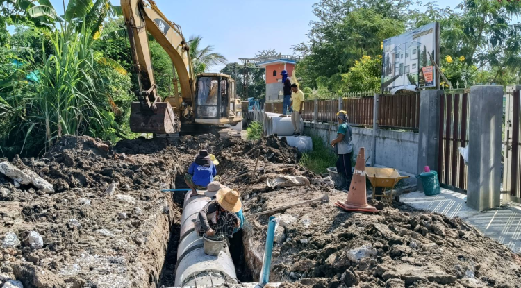 วันที่ 4 พฤศจิกายน 2567 นายชัยรัตน์ กิตติหิรัญวัฒน์ นายกเทศมนตรีตำบลตลาดแค มอบหมายให้เจ้าหน้าที่เทศบาลตำบลตลาดแค  ลงพื้นที่ควบคุมการดำเนินงานโครงการปรับปรุงซ่อมแซมถนนคอนกรีตเสริมเหล็ก ถนนเทศบาลซอย 9/2  ชุมชนโนนพิมาน หมู่ที่ 12 อำเภอโนนสูง จังหวัดนครราชสีมา