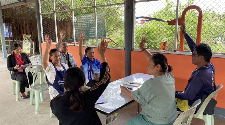 วันที่ 5 พฤศจิกายน 2567 นายชัยรัตน์ กิตติหิรัญวัฒน์ นายกเทศมนตรีตำบลตลาดแค มอบหมายให้เจ้าหน้าที่เทศบาลตำบลตลาดแค ลงพื้นที่ร่วมสังเกตุการณ์ในการประชุมคณะกรรมการชุมชน ชุมชนสำโรงตะวันตก   ตำบลธารปราสาท อำเภอโนนสูง จังหวัดนครราชสีมา