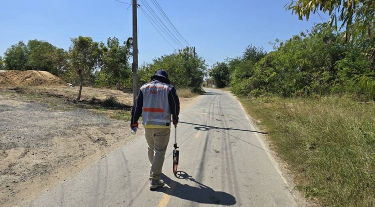 วันที่ 2 ธันวาคม 2567 นายชัยรัตน์ กิตติหิรัญวัฒน์ นายกเทศมนตรีตำบลตลาดแค มอบหมายให้เจ้าหน้าที่เทศบาลตำบลตลาดแค  สำรวจพื้นที่ก่อนดำเนินการโครงการวางท่อระบายน้ำ คสล. พร้อมบ่อพักน้ำ คสล. สองข้างถนน ถนนเทศบาล ซอย 1 (จากสามแยกซอย 1 - ถนนทางเข้าโรงเรียนอนุบาลตลาดแค)   ชุมชนโนนพิมาน  หมู่ที่ 12 อำเภอโนนสูง จังหวัดนครราชสีมา