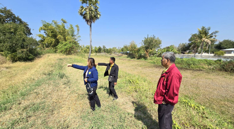 วันที่ 9 มกราคม 2568 นายชัยรัตน์ กิตติหิรัญวัฒน์ นายกเทศมนตรีตำบลตลาดแค มอบหมายให้นางวรรณา นานอก รองนายกเทศมนตรีตำบลตลาดแค พร้อมด้วยนายสพโชค ดีสูงเนิน เลขานุการนายกเทศมนตรีตำบลตลาดแค ลงสำรวจพื้นที่โครงการขุดลอกแหล่งน้ำลำปราสาท   ร่วมกับเจ้าหน้าที่กองพันทหารช่างที่ 202 กรมทหารช่างที่ 2 