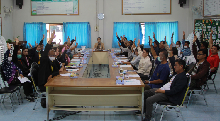 วันที่ 28 มกราคม 2568 นายชัยรัตน์ กิตติหิรัญวัฒน์ นายกเทศมนตรีตำบลตลาดแค มอบหมายให้นางสาวบรรจง เพ็ชรพิมาย รองนายกเทศมนตรีตำบลตลาดแค พร้อมด้วยคณะผู้บริหาร สมาชิกสภาเทศบาลตำบลตลาดแค ร่วมประชุมพิจารณาให้ความช่วยเหลือผู้ยากไร้และผู้ด้อยโอกาส ครั้งที่ 1/2568 