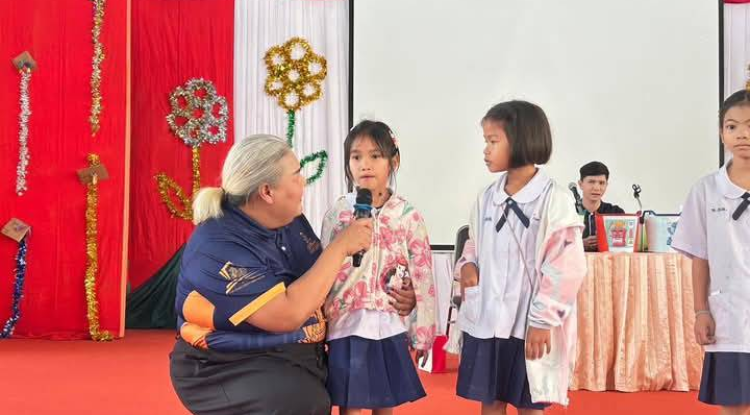 วันที่ 19 กุมภาพันธ์ 2568 นายชัยรัตน์ กิตติหิรัญวัฒน์ นายกเทศมนตรีตำบลตลาดแค มอบหมายให้เจ้าหน้าที่เทศบาลตำบลตลาดแค ร่วมให้ความรู้กับกิจกรรมการคัดแยกขยะในโรงเรียนเทศบาลตลาดแค 