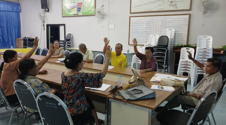 วันที่ 3 มีนาคม 2568 นายชัยรัตน์ กิตติหิรัญวัฒน์ นายกเทศมนตรีตำบลตลาดแค มอบหมายให้เจ้าหน้าที่เทศบาลตำบลตลาดแค ลงพื้นที่ร่วมสังเกตุการณ์ในการประชุมคณะกรรมการชุมชน ชุมชนสระแทด และชุมชนโนนหนามแดง