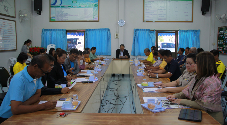 วันที่ 24 มีนาคม 2568 นายชัยรัตน์ กิตติหิรัญวัฒน์ นายกเทศมนตรีตำบลตลาดแค พร้อมด้วยคณะผู้บริหาร และคณะกรรมการพิจารณาให้ความช่วยเหลือผู้ยากไร้และผู้ด้อยโอกาส ร่วมประชุมคณะกรรมการพิจารณาให้ความช่วยเหลือผู้ยากไร้และผู้ด้อยโอกาส ครั้งที่ 3/2568 