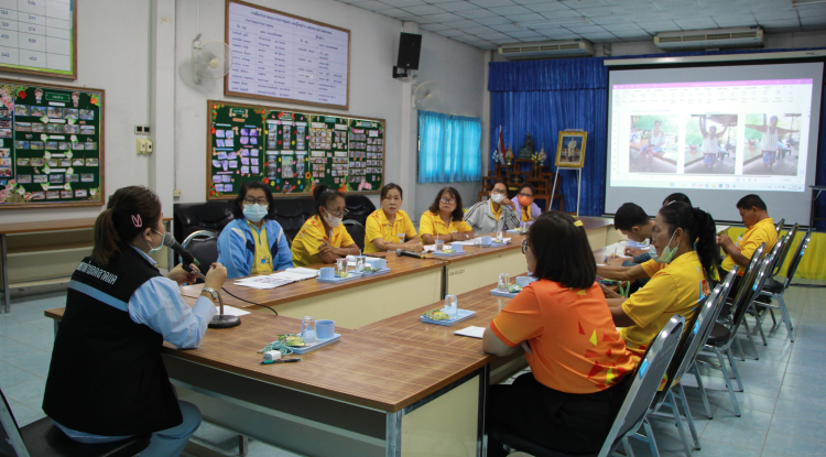 วันที่ 12 มิถุนายน 2568 นางสาวพัทธ์ธีรา ศิริทรัพย์ รองปลัดเทศบาล รักษาราชการ ปลัดเทศบาล  รักษาราชการ นายกเทศมนตรีตำบลตลาดแค พร้อมด้วยเจ้าหน้าที่เทศบาลตำบลตลาดแค และผู้ช่วยเหลือดูแลผู้มีภาวะพึ่งพิง ร่วมประชุมติดตามผลการดำเนินงานการจัดระบบการดูแลระยะยาวด้านสาธารณสุขสำหรับผู้สูงอายุที่มีภาวะพึ่งพิงและบุคคลอื่นที่มีภาวะพึ่งพิง (Long Term Care)