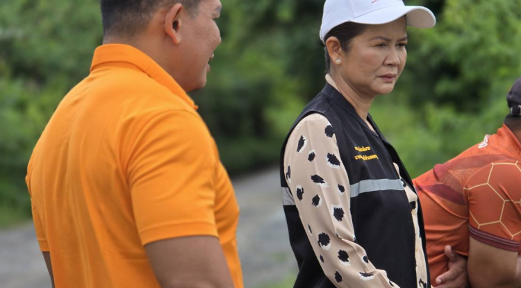 วันที่ 3 กรกฎาคม 2568 นางสาวบรรจง เพ็ชรพิมาย นายกเทศมนตรีตำบลตลาดแค พร้อมด้วยเจ้าหน้าที่งานป้องกันและบรรเทาสาธารณภัย  ลงพื้นที่สำรวจปริมาณน้ำในลำธารปราสาท เพื่อเตรียมการป้องกันการเกิดเหตุสาธารณภัย ในเขตพื้นที่เทศบาลตำบลตลาดแค อำเภอโนนสูง จังหวัดนครราชสีมา